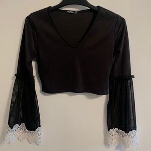 Black & White Bell Sleeve Crop Top Sz 6